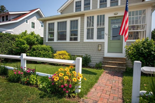 52 Wachusett Rd, Weymouth, MA 02191