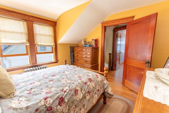 52 Wachusett Rd, Weymouth, MA 02191