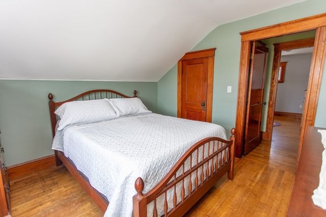 52 Wachusett Rd, Weymouth, MA 02191