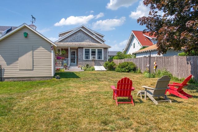 52 Wachusett Rd, Weymouth, MA 02191
