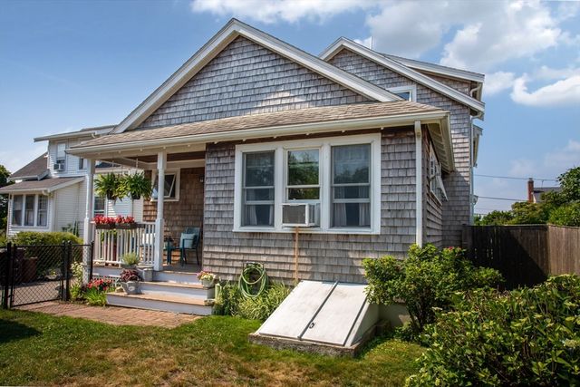 52 Wachusett Rd, Weymouth, MA 02191