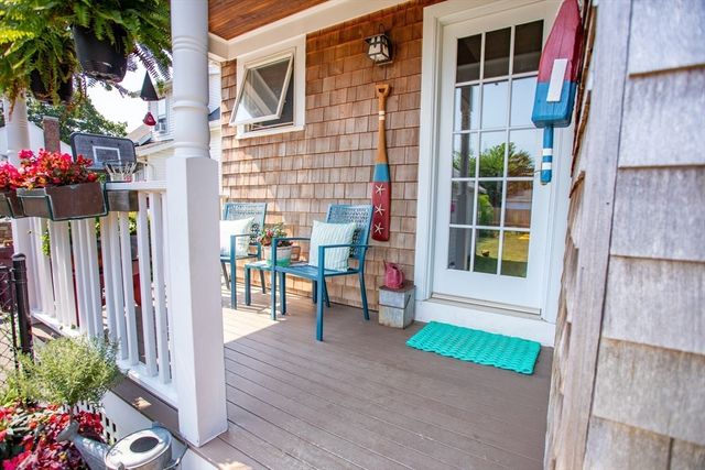 52 Wachusett Rd, Weymouth, MA 02191