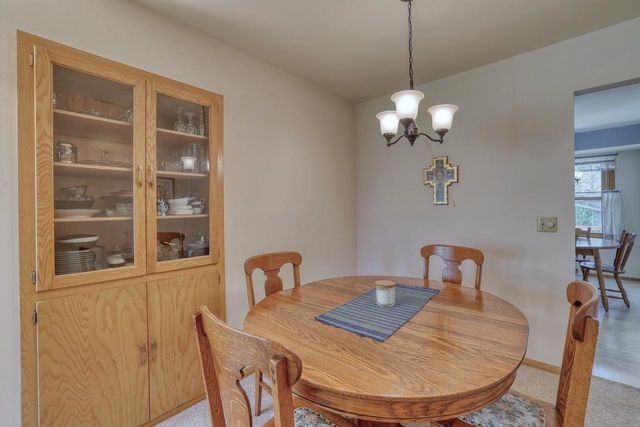 14550 W Rogers DRIVE, New Berlin, WI 53151