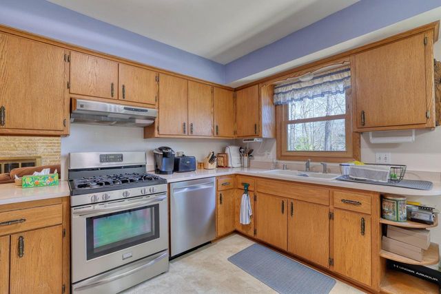 14550 W Rogers DRIVE, New Berlin, WI 53151