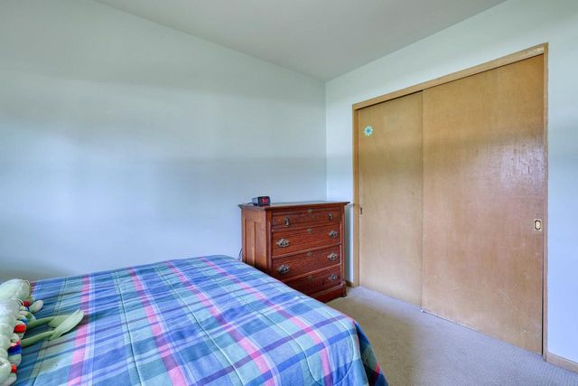 14550 W Rogers DRIVE, New Berlin, WI 53151