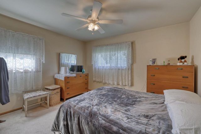 14550 W Rogers DRIVE, New Berlin, WI 53151