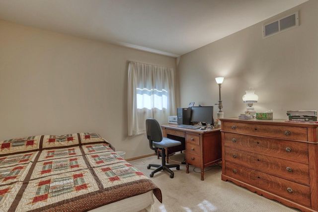 14550 W Rogers DRIVE, New Berlin, WI 53151