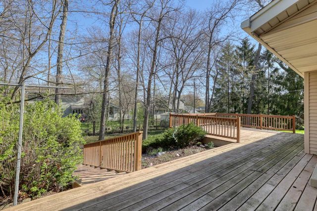 14550 W Rogers DRIVE, New Berlin, WI 53151