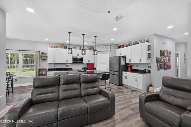 2817 CAMEL Circle, Middleburg, FL 32068