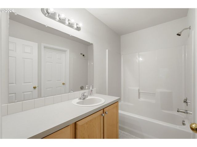 17200 Se 26TH Dr E19, Vancouver, WA 98683