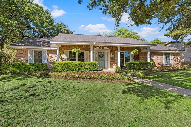 1317 Wade Drive, Bedford, TX 76022