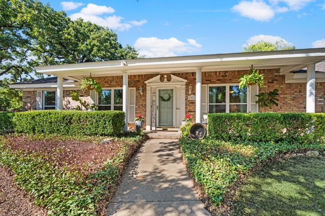 1317 Wade Drive, Bedford, TX 76022