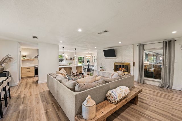 1317 Wade Drive, Bedford, TX 76022