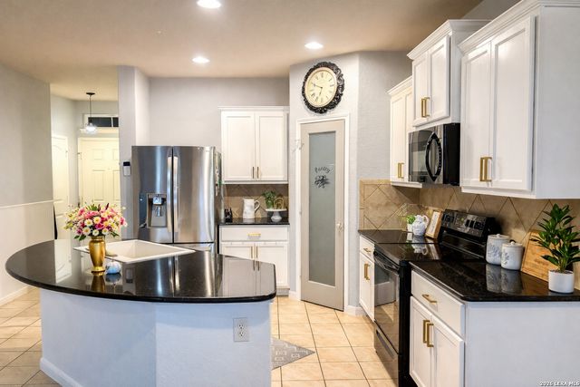 477 CENTINELA ST, New Braunfels, TX 78130