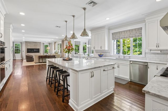 15 Heritage Drive, Pleasantville, NY 10570