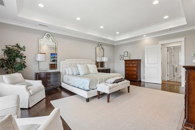 15 Heritage Drive, Pleasantville, NY 10570