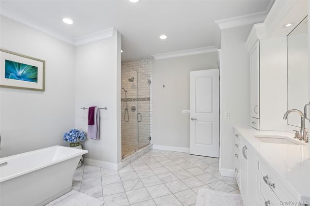 15 Heritage Drive, Pleasantville, NY 10570