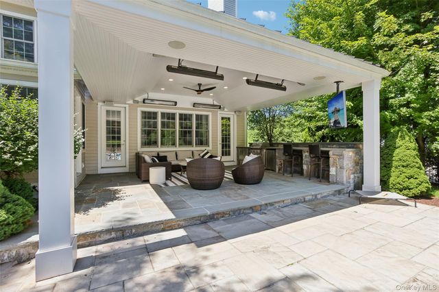15 Heritage Drive, Pleasantville, NY 10570