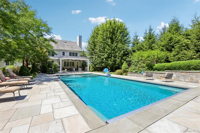 15 Heritage Drive, Pleasantville, NY 10570