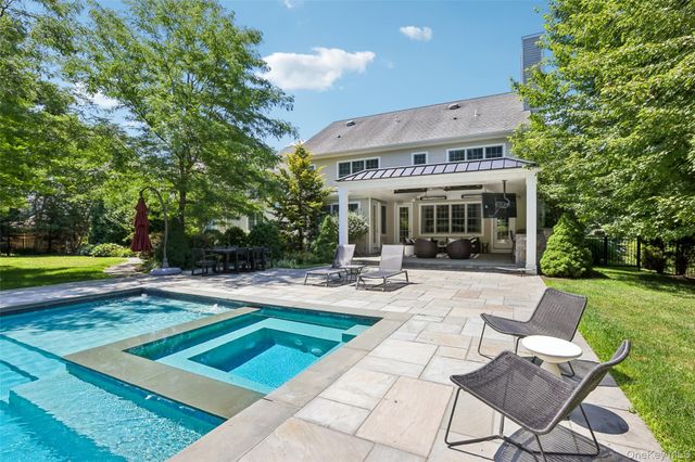 15 Heritage Drive, Pleasantville, NY 10570