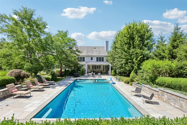 15 Heritage Drive, Pleasantville, NY 10570