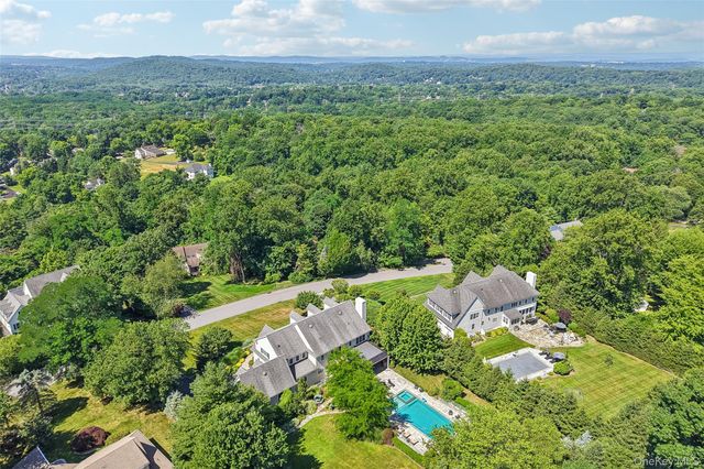 15 Heritage Drive, Pleasantville, NY 10570