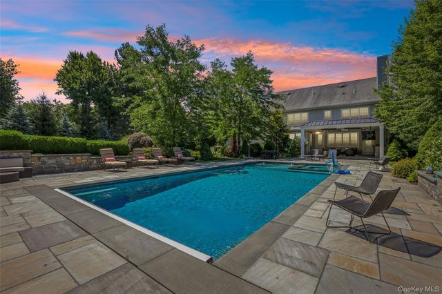 15 Heritage Drive, Pleasantville, NY 10570
