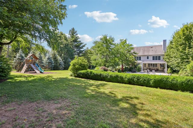 15 Heritage Drive, Pleasantville, NY 10570