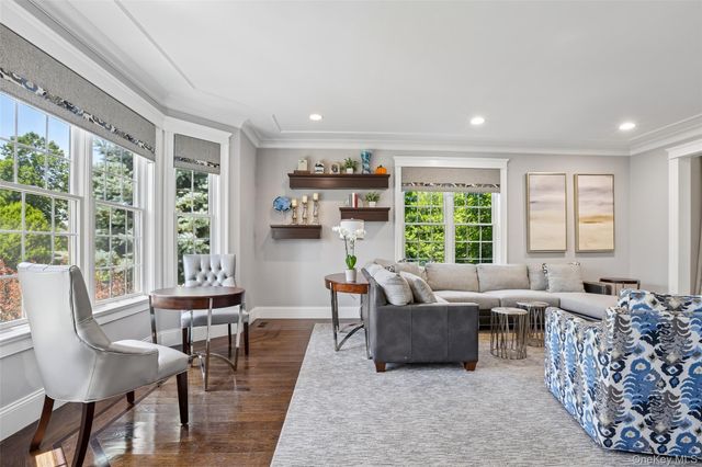 15 Heritage Drive, Pleasantville, NY 10570