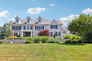 15 Heritage Drive, Pleasantville, NY 10570