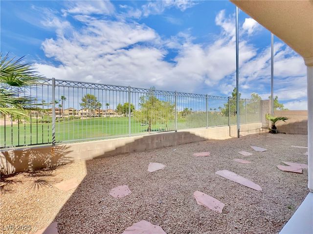 134 Crooked Putter Drive, Las Vegas, NV 89148