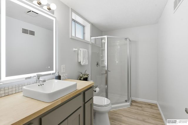 11104 Jefferson Street, Omaha, NE 68137