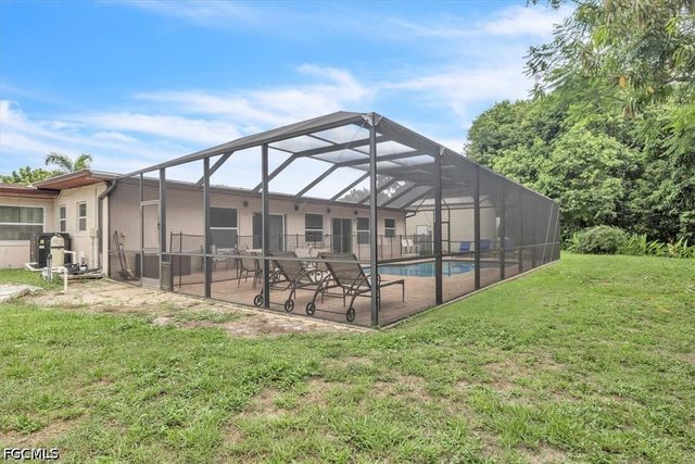 1655 Daniels DR, North Fort Myers, FL 33917
