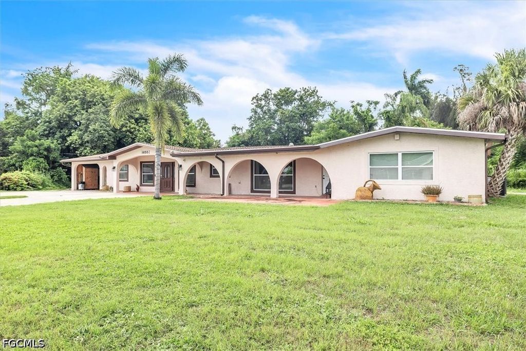 1655 Daniels DR, North Fort Myers, FL 33917