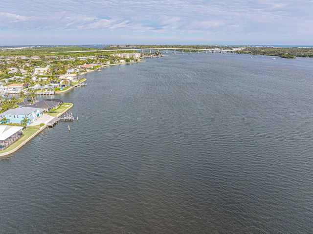 11 Starfish Drive, Vero Beach, FL 32960