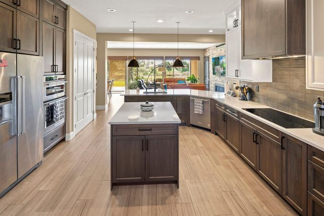 1236 Overland Ln, Lincoln, CA 95648