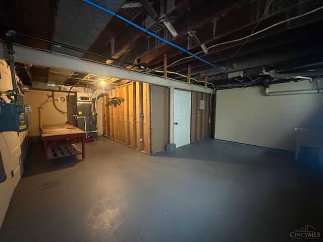 2755 Robert Avenue, Cincinnati, OH 45211