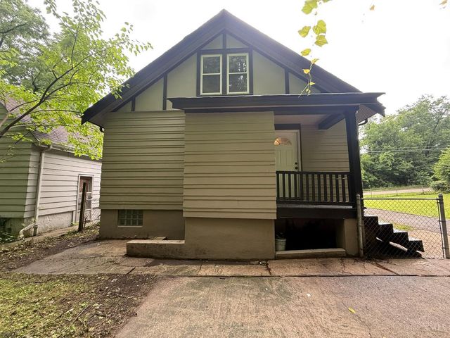 2755 Robert Avenue, Cincinnati, OH 45211