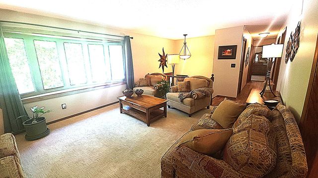2510 Northern Hills Court NE, Rochester, MN 55906