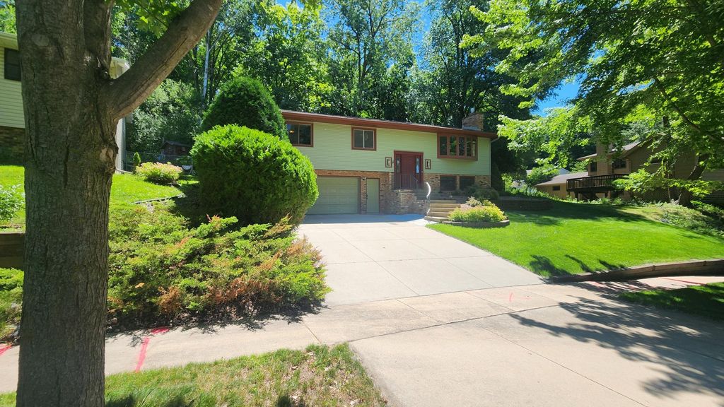 2510 Northern Hills Court NE, Rochester, MN 55906