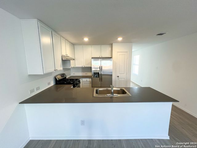 9811 Sanborn Grist, San Antonio, TX 78254