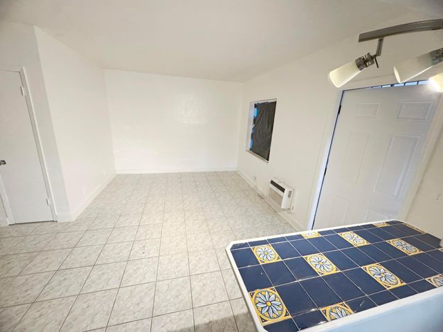 1021 NE 24th Avenue 21, Pompano Beach, FL 33062