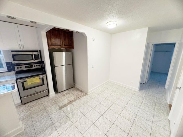 1021 NE 24th Avenue 21, Pompano Beach, FL 33062