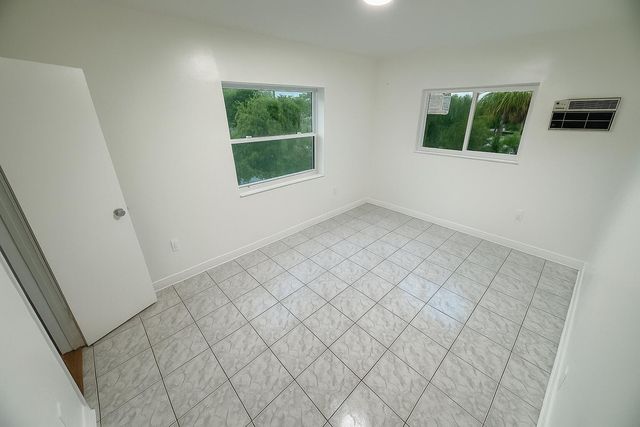 1021 NE 24th Avenue 21, Pompano Beach, FL 33062
