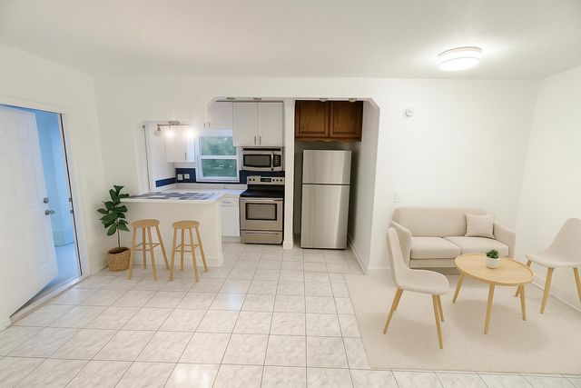 1021 NE 24th Avenue 21, Pompano Beach, FL 33062