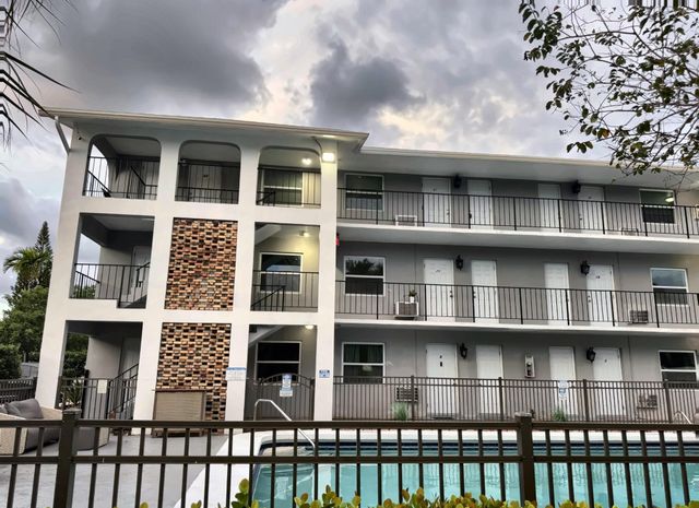 1021 NE 24th Avenue 21, Pompano Beach, FL 33062