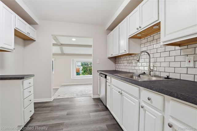 18315 Five Points Street, Redford Charter Township, MI 48240