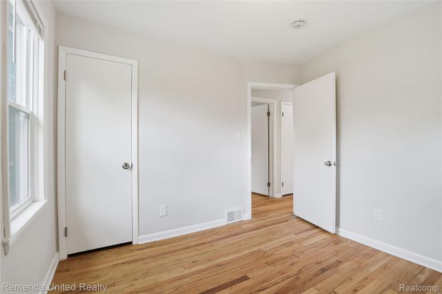 18315 Five Points Street, Redford Charter Township, MI 48240