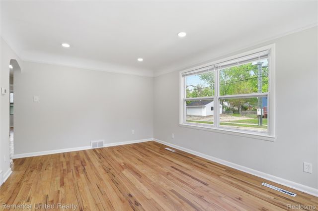 18315 Five Points Street, Redford Charter Township, MI 48240