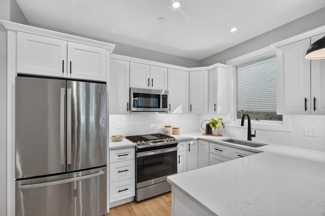 123-125 Centre Street 6, Boston, MA 02124